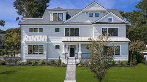 19 Brown Rd, Swampscott, MA 01907