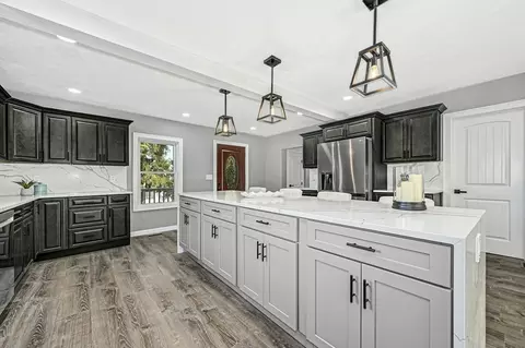27 George St, Dudley, MA 01571