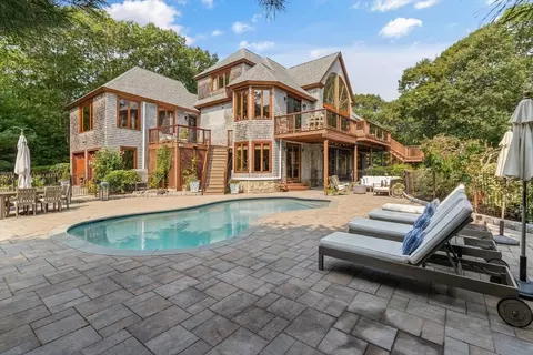 9 Herds Hl, Gloucester, MA 01930