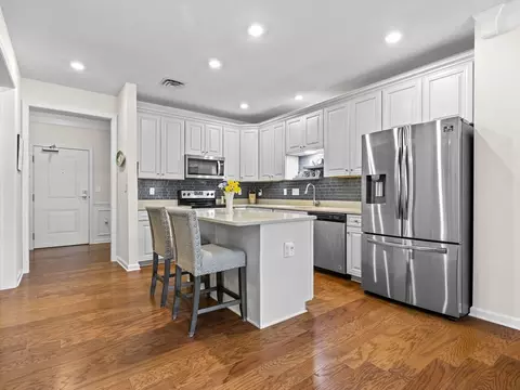 22 Farmstead Ln #408, Sudbury, MA 01776