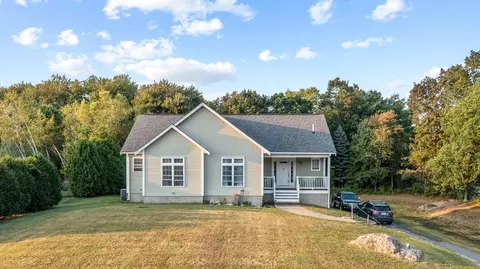 5 Kensington Ct, Swansea, MA 02777