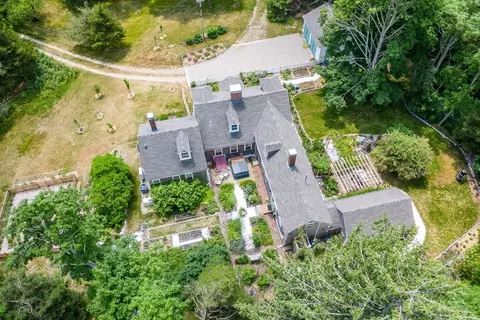 Exterior - 276 County Rd, Bourne, MA 02532 photo 2 of 8