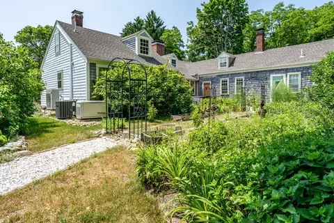 Exterior - 276 County Rd, Bourne, MA 02532 photo 4 of 8