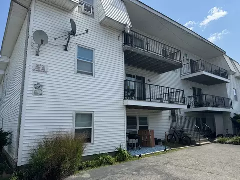 352 Vale St #8, Fall River, MA 02724
