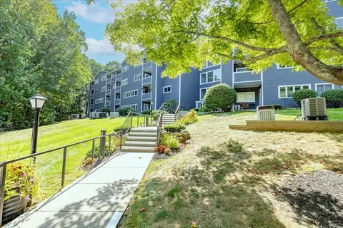 500 Colonial Dr #106, Ipswich, MA 01938