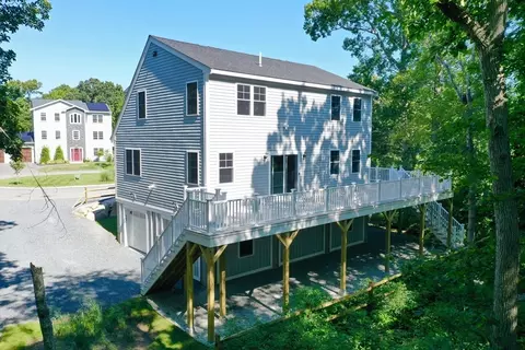 1 Boulder Ct, Fairhaven, MA 02719