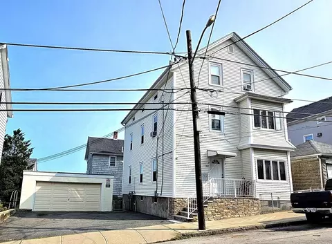 460 William St, Fall River, MA 02721 photo 2