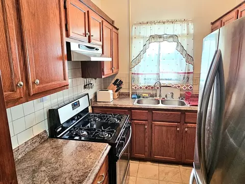 460 William St, Fall River, MA 02721 photo 4