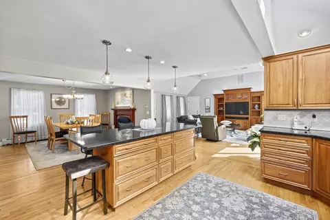 750 Old Barnstable Rd, Mashpee, MA 02649 photo 9