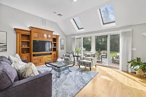 750 Old Barnstable Rd, Mashpee, MA 02649 photo 5