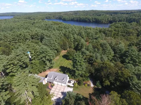 216 Pond St, Hopkinton, MA 01748