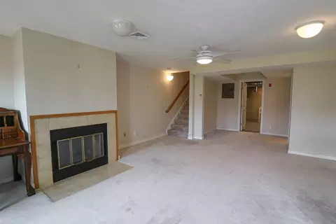 Living - 17 Bay Pointe Drive Ext #17, Buzzards Bay, MA 02532 photo 4 of 4
