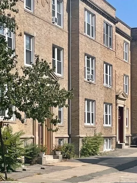 143 Babcock St #3, Brookline, MA 02446