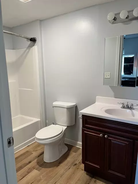28 Mechanic St, Webster, MA 01570 photo 2