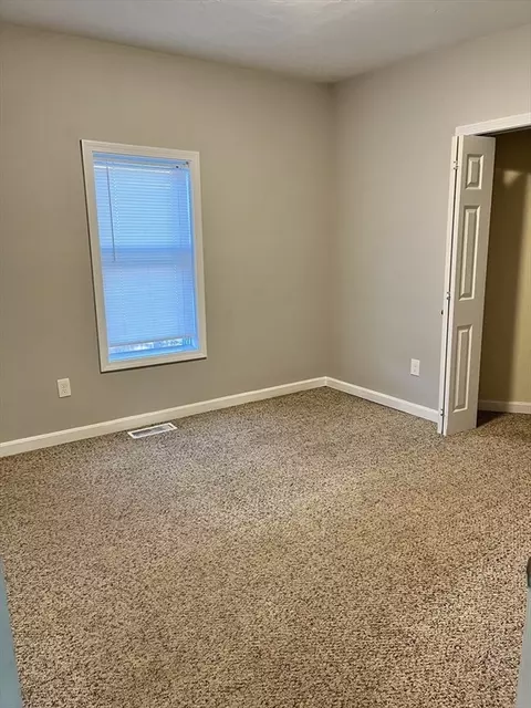 28 Mechanic St, Webster, MA 01570 photo 5