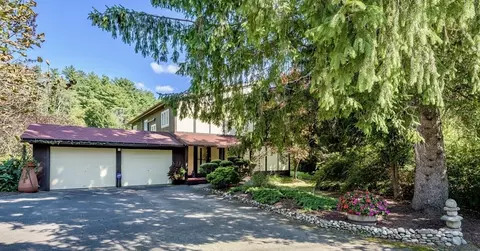 255 Long Plain Rd, Leverett, MA 01054