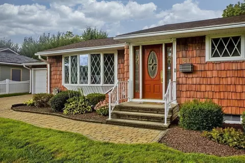 67 Ross Ave, Chicopee, MA 01020