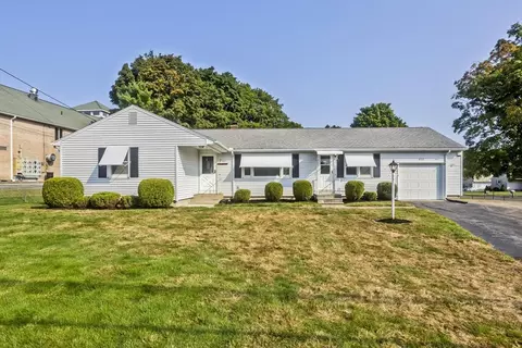 912 North St, Agawam, MA 01030