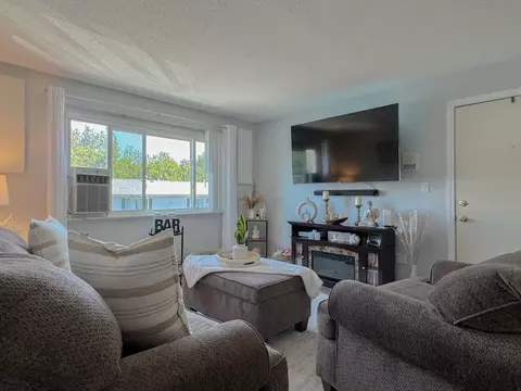 5455 N Main St #21F, Fall River, MA 02720 photo 3