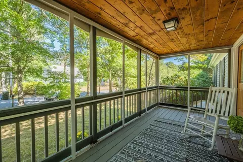 115 Oakview Ter, Barnstable, MA 02601