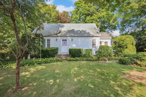 139 Thalia Dr, Agawam, MA 01001