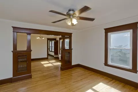 Living - 283-285 Lexington St, Springfield, MA 01104 photo 4 of 10