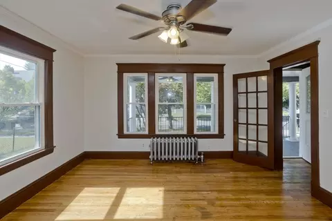 Living - 283-285 Lexington St, Springfield, MA 01104 photo 3 of 10