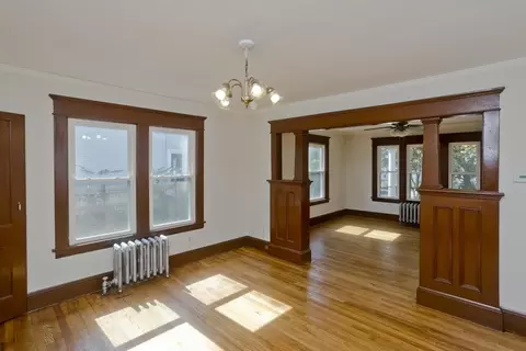 Living - 283-285 Lexington St, Springfield, MA 01104 photo 2 of 10
