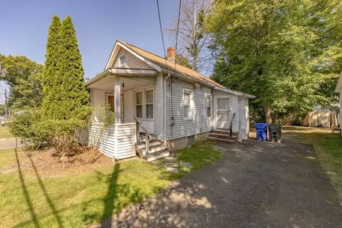 73 Lamont St, Springfield, MA 01119