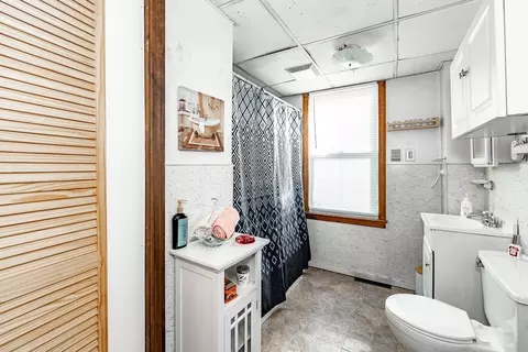 Bath - 73 Lamont St, Springfield, MA 01119 photo 1 of 1
