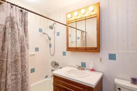 71 Pine St, Danvers, MA 01923 photo 24