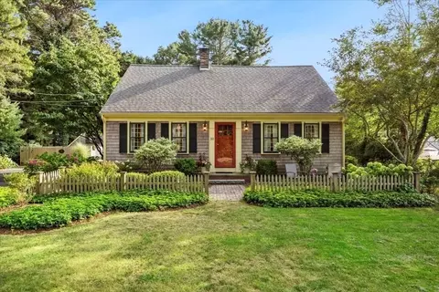 30 Benjamin Nyes, Falmouth, MA 02556