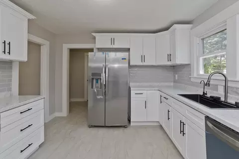 69 Merrimac Ave, Springfield, MA 01104