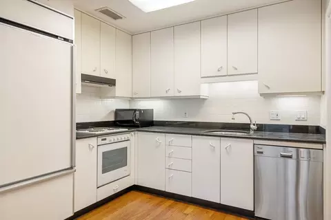 77 Salem St #5B, Boston, MA 02113