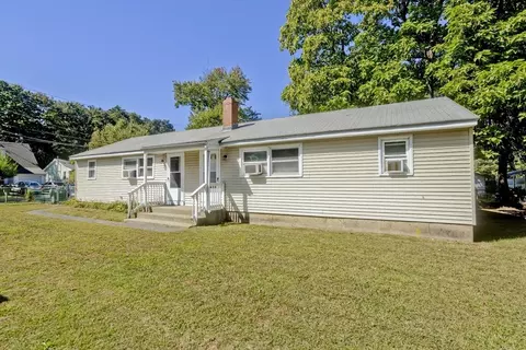 83 Lamont St, Springfield, MA 01119 photo 3