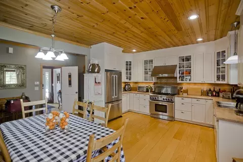 505 E State, Granby, MA 01033 photo 3