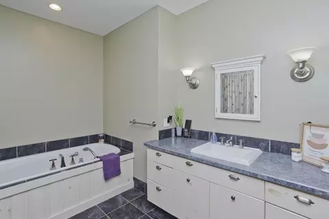 505 E State, Granby, MA 01033 photo 10