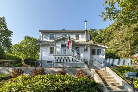 2 Currier Rd, Manchester, MA 01944