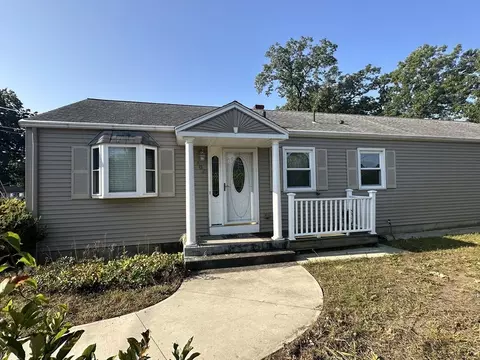 Exterior - 608 James St, Chicopee, MA 01020 photo 3 of 10