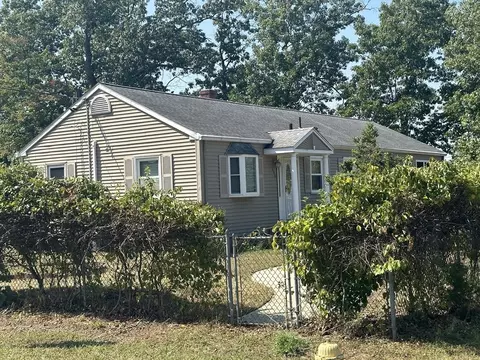Exterior - 608 James St, Chicopee, MA 01020 photo 2 of 10