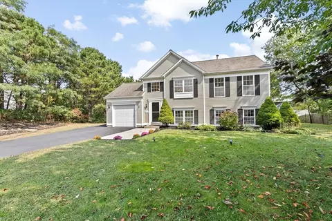 75 Dickson Dr, Plymouth, MA 02360