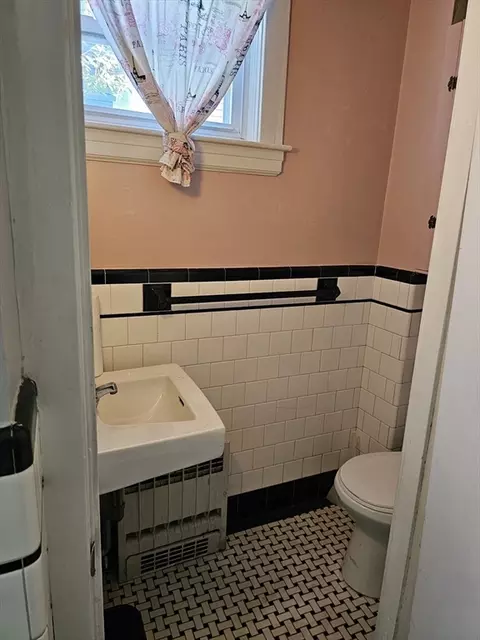702 Robeson St, Fall River, MA 02720 photo 18