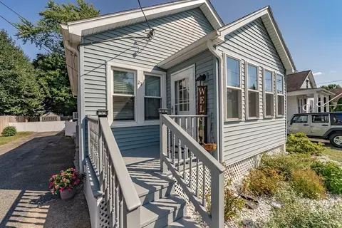 23 Norris St, Agawam, MA 01030