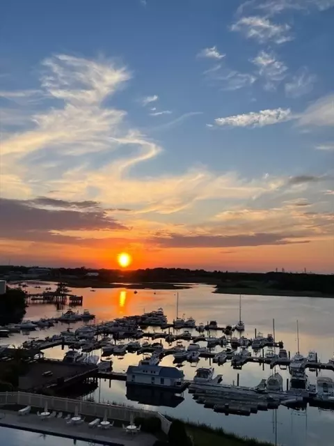 200 Cove Way #301, Quincy, MA 02169