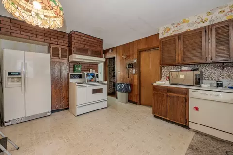 11 Huron St, Dracut, MA 01826 photo 2