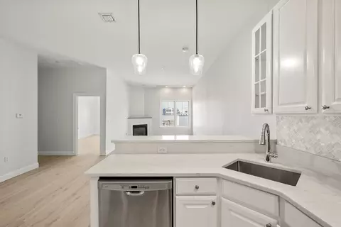 655 E 2nd St #202, Boston, MA 02127 photo 5