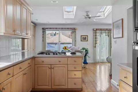 50 Sycamore St, Everett, MA 02149 photo 5
