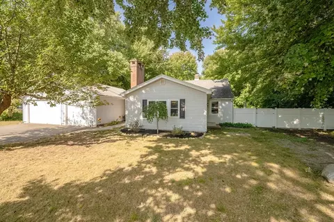 182 Mill St, Agawam, MA 01001