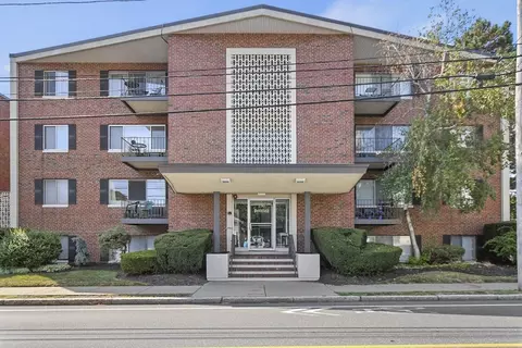 230 Essex St #23, Melrose, MA 02176