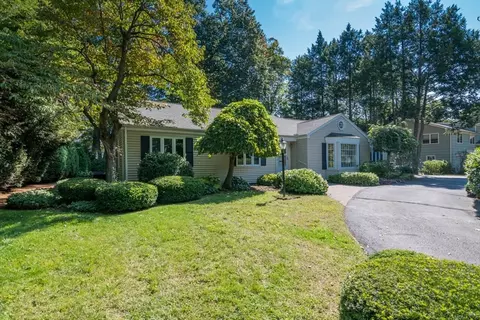 157 Lynnwood Dr, Longmeadow, MA 01106